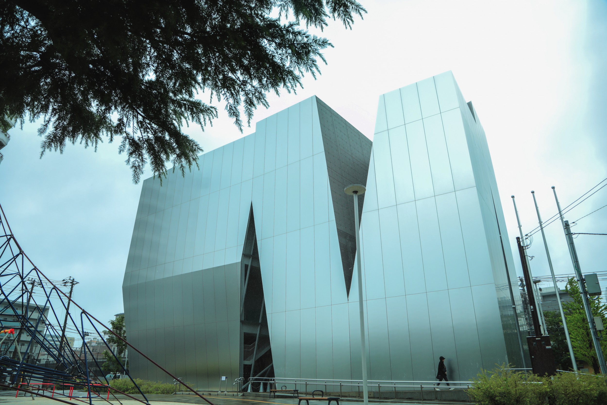 すみだ北斎美術館】最先端技術で復元図された超大作 | マルホ