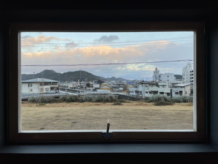 岐阜県山県市にあるF-FURNITUREこと藤岡木工所さんが運営されているun tiers(アンティエール)から見える景色