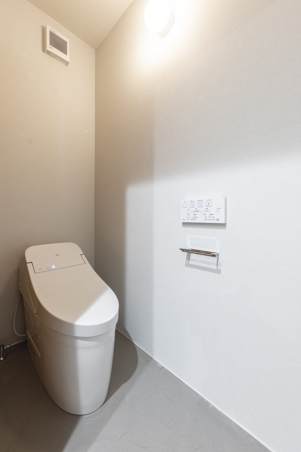岐阜の中古戸建てのリノベーションのトイレ